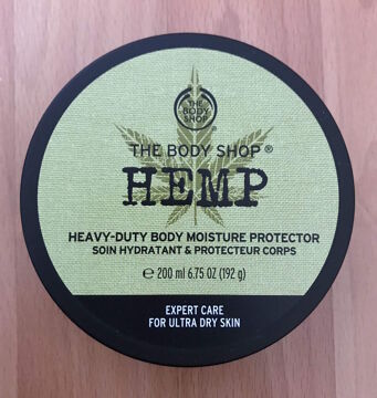 Feuchtigkeitsspendende und schützende Körperpflege mit Hanf